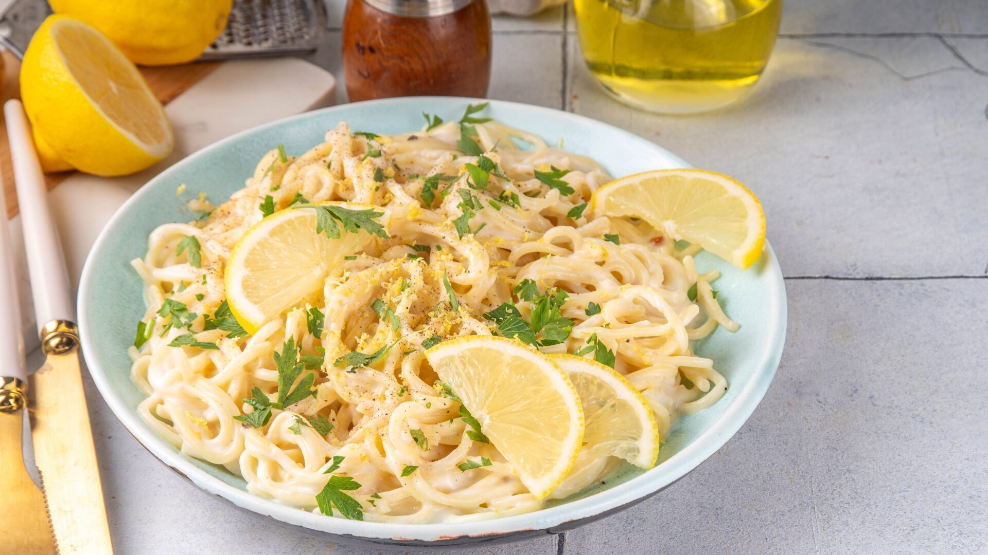 Cremige Zitronennudeln mit Spinat – vegan, frisch und blitzschnell