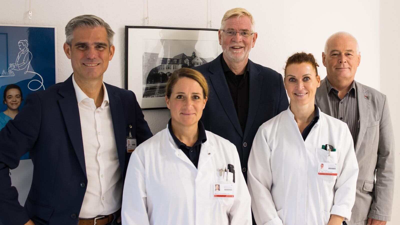 Die Lausitz Klinik Forst hat eine neue Leitung: Dr. Andreas Jänisch übernimmt als Geschäftsführer, unterstützt von neuem Ärzteteam.
