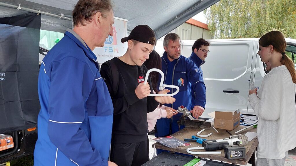 Forst zeigt, was geht: Unternehmen werben erfolgreich um Nachwuchs