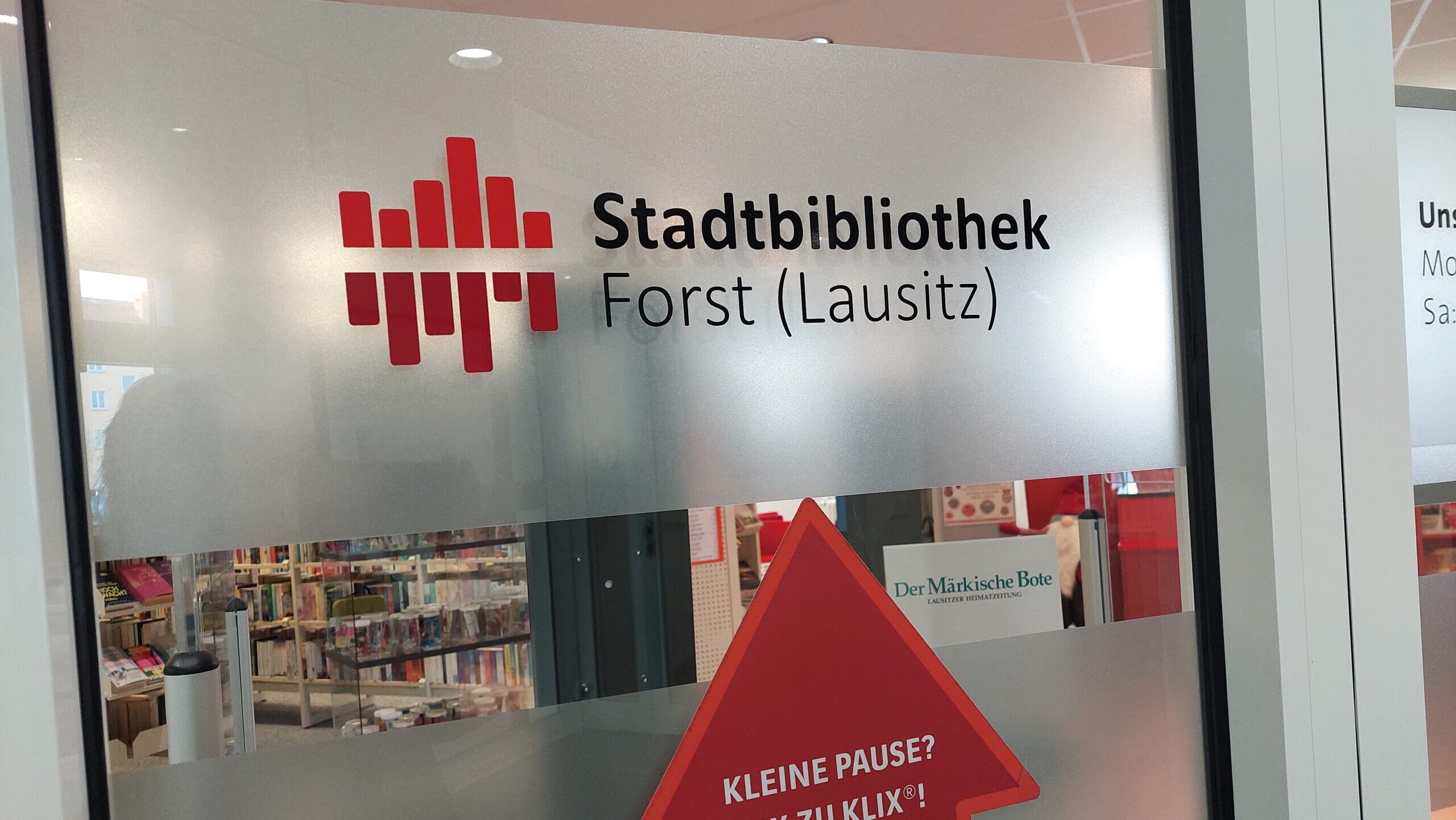 Bücher, Bowle und Begegnung: Weihnachtlicher Nachmittag für Senior*innen in Forst