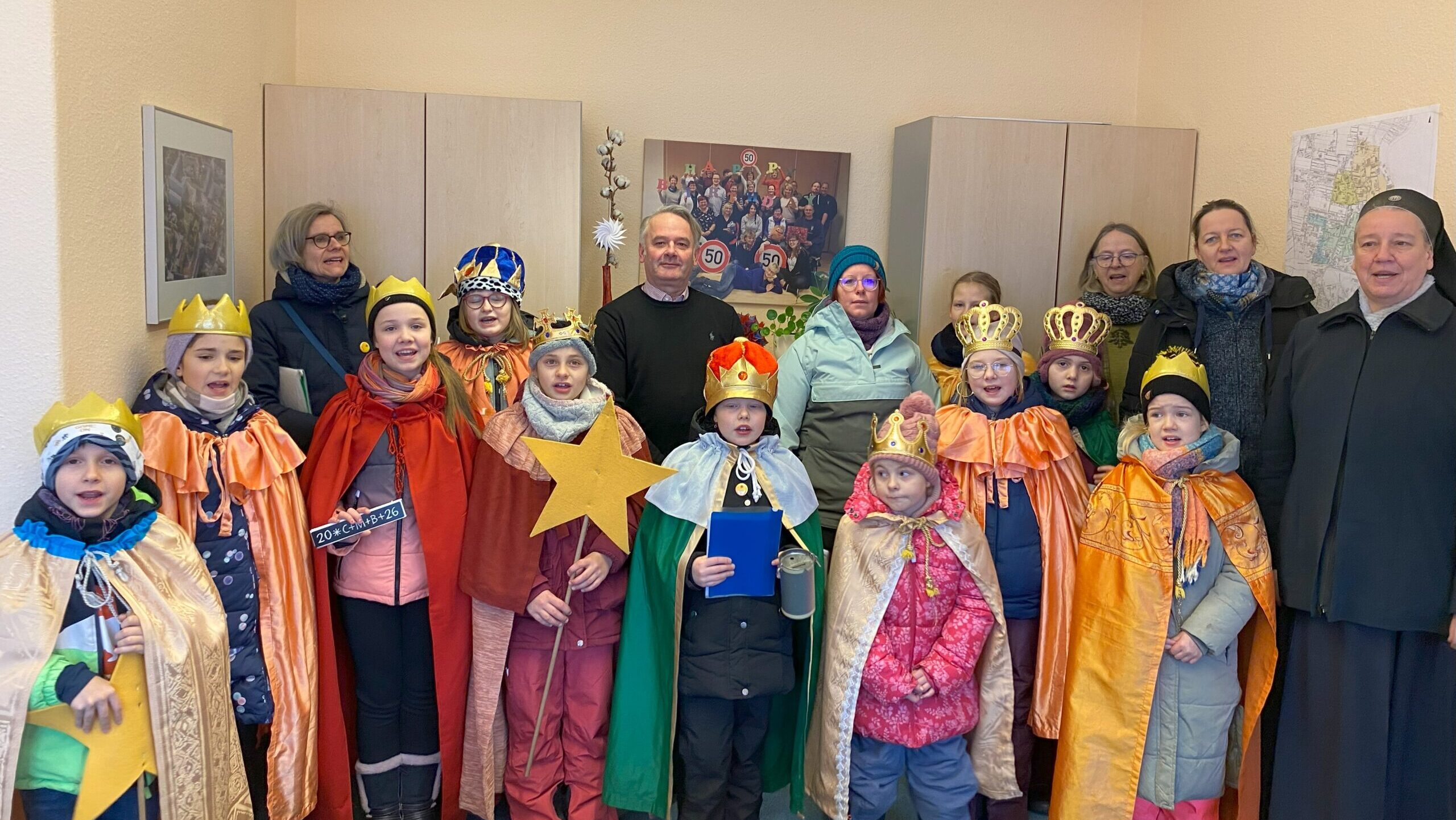 Sternsinger bringen Segen und sammeln Spenden in Forst